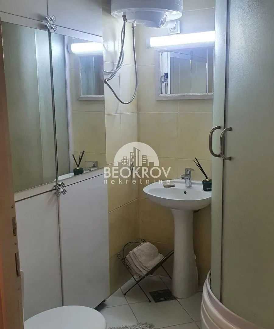 Izdavanje, četvorosoban stan, 150m², Čubura, Beograd