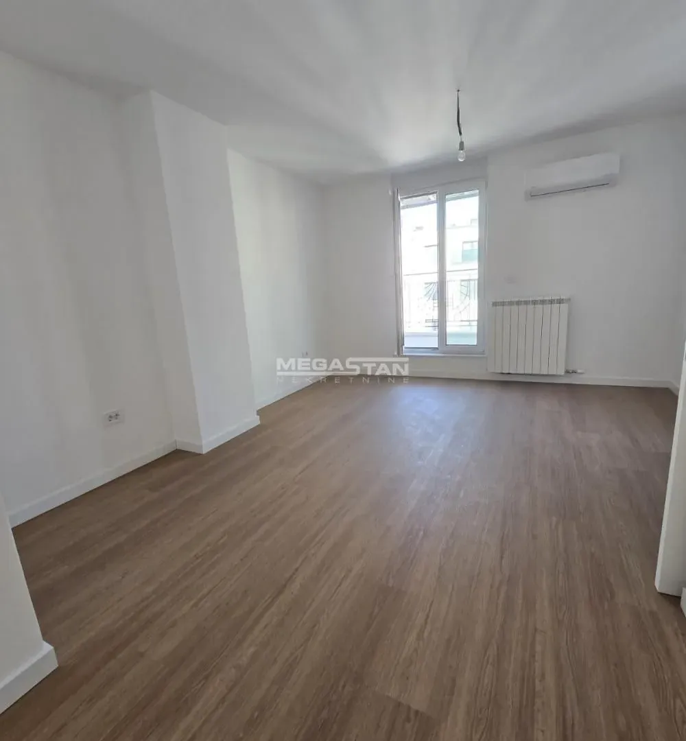 Prodaja, četvorosoban stan, 142m², Šumice, Beograd