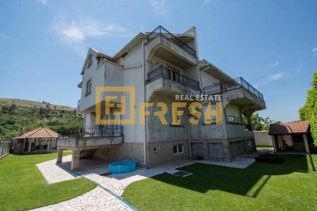 Prodaja, kuća, 550m², Zabjelo, Podgorica
