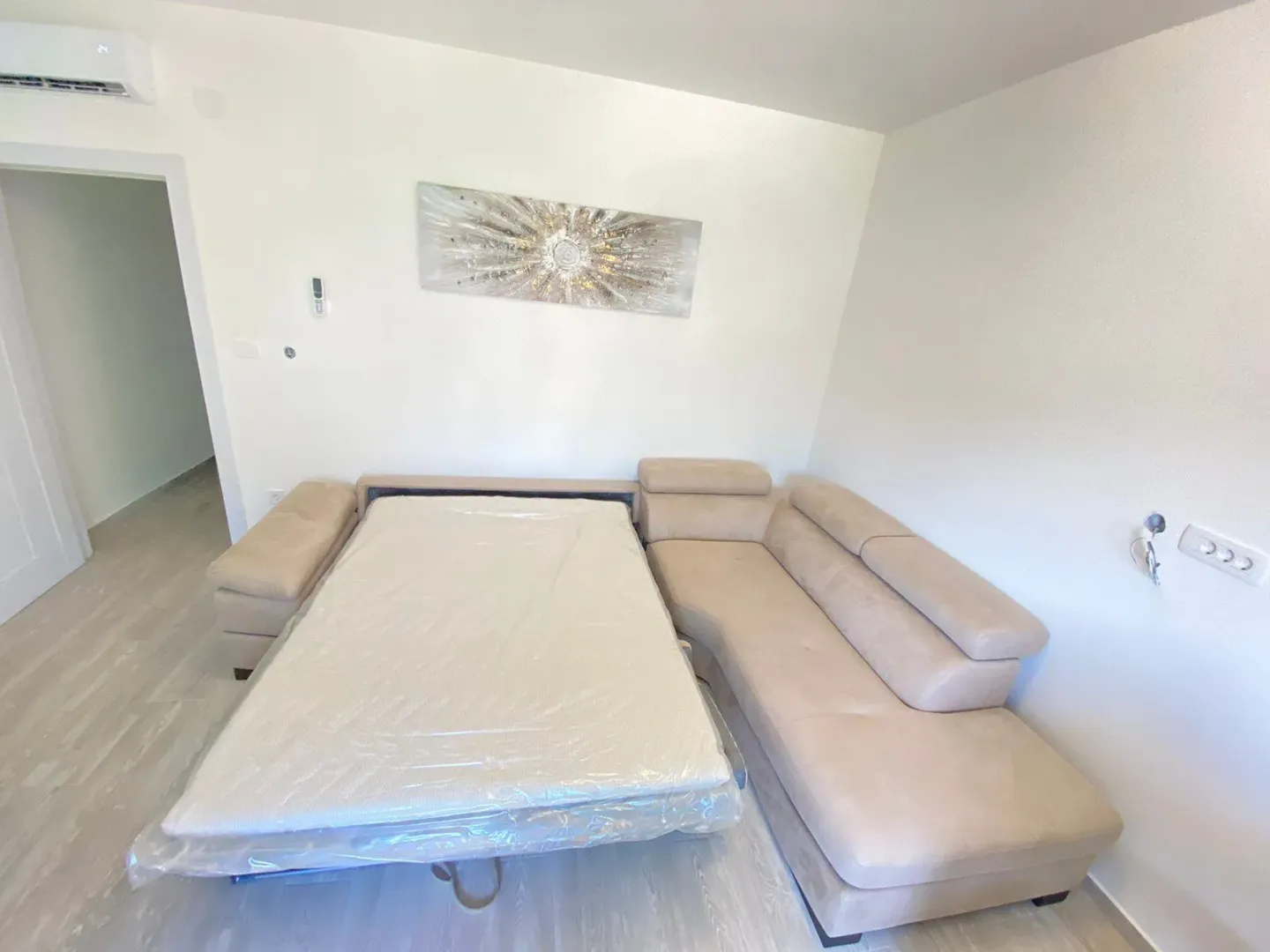 Rent, one bedroom apartment, 50m², Bečići, Budva