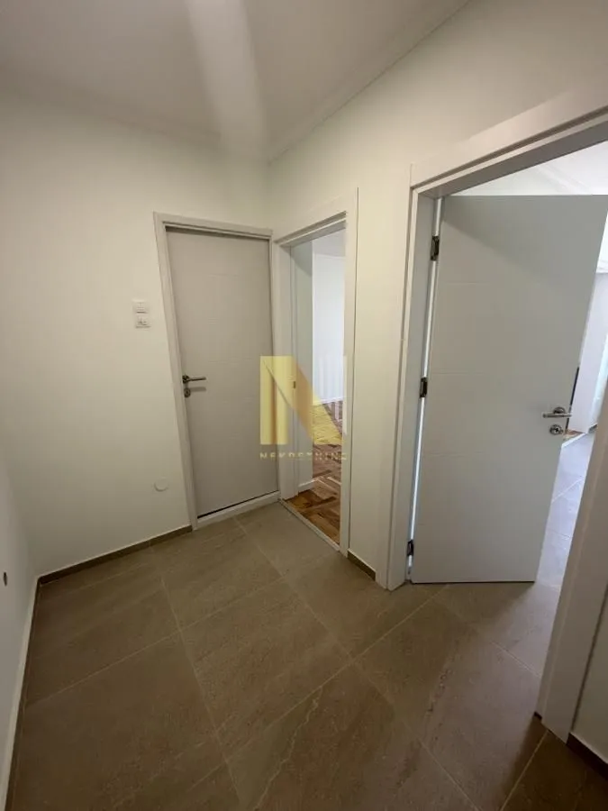 Prodaja, dvosoban stan, 55m², Adamovićevo Naselje, Novi Sad Sve Podlokacije