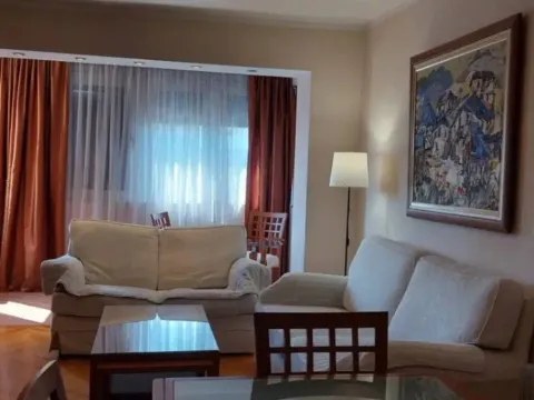 Izdavanje, trosoban stan, 84m², Centar, Podgorica - image 5