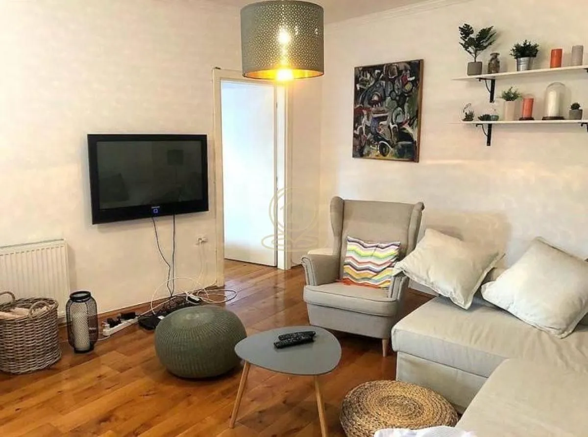 Izdavanje, dvosoban stan, 45m², Rotkvarija, Novi Sad Sve Podlokacije