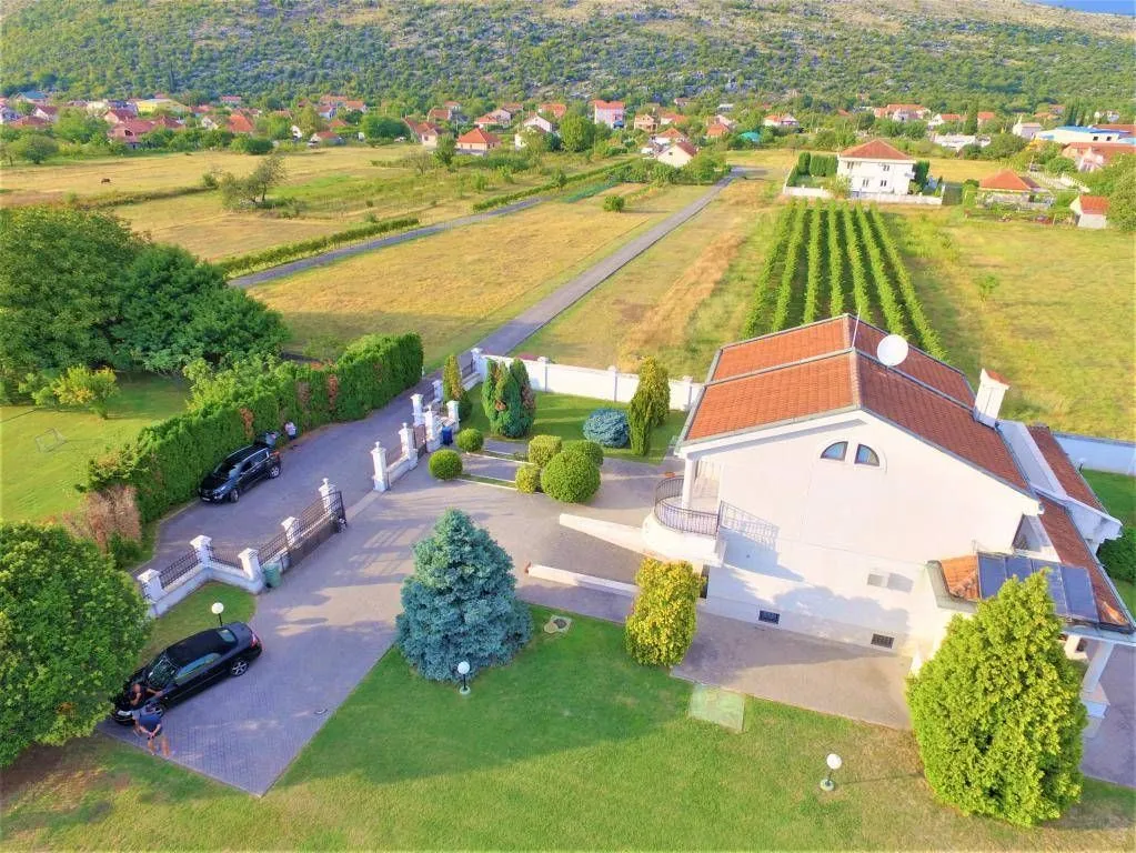 Sale, house, 320m², Podgorica, Crna Gora