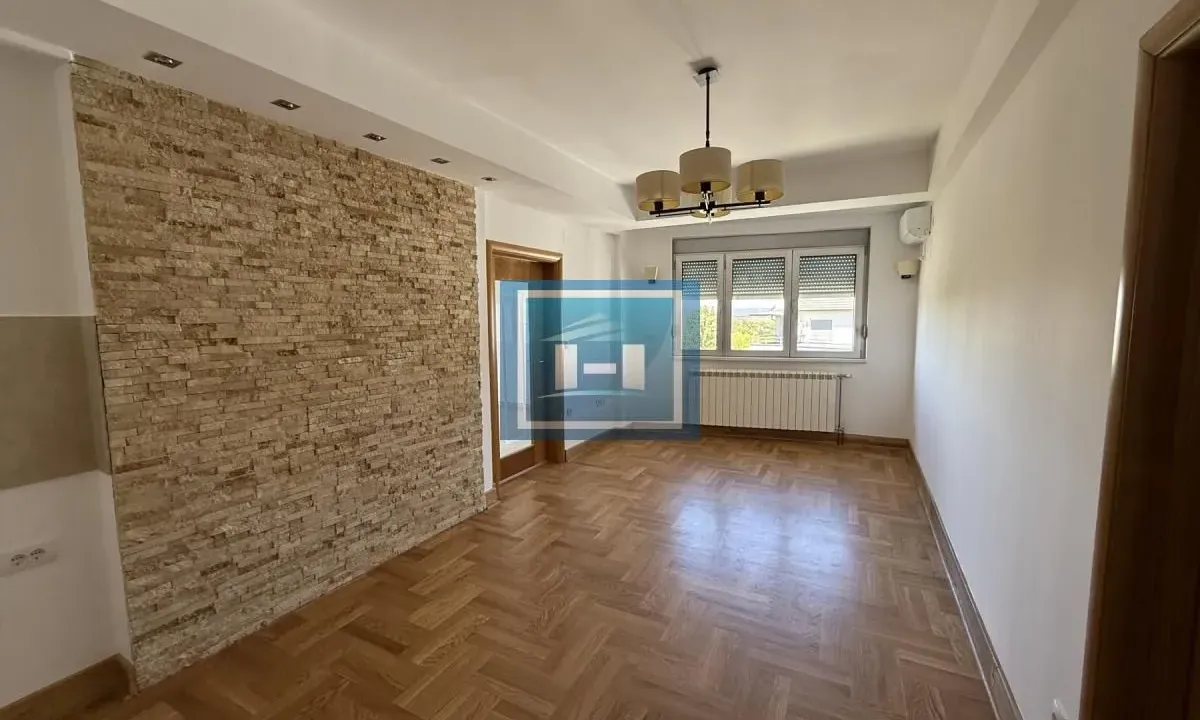 Prodaja, jednosoban stan, 51m², Vašarište, Jagodina