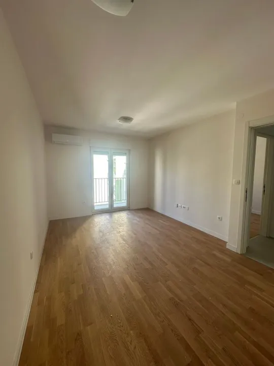 Rent, one bedroom apartment, 40m², Pobrežje, Podgorica