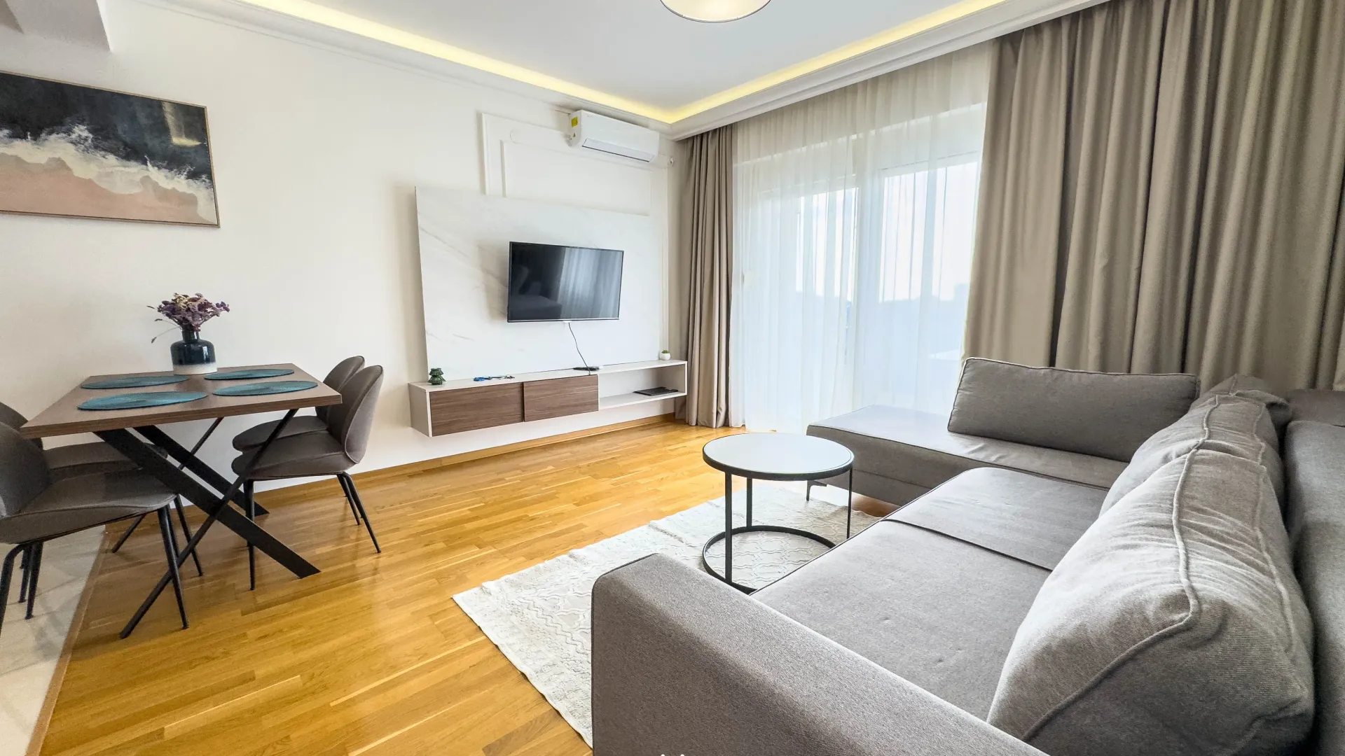 Izdavanje, jednosoban stan, 50m², Bečići, Budva