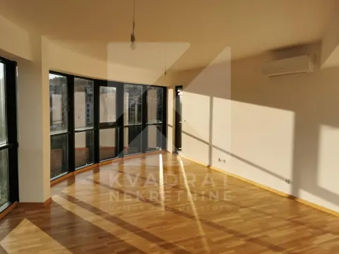 Izdavanje, trosoban stan, 117m², Zagorič, Podgorica - image 6