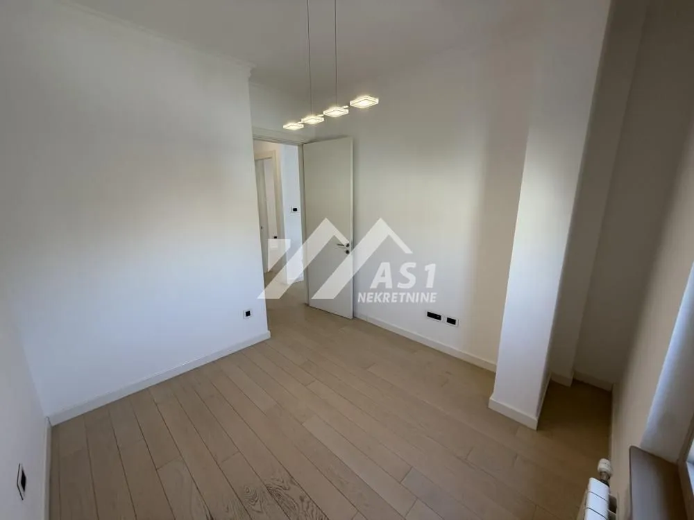 Izdavanje, trosoban stan, 57m², Novi Sad Sve Podlokacije, Novi Sad