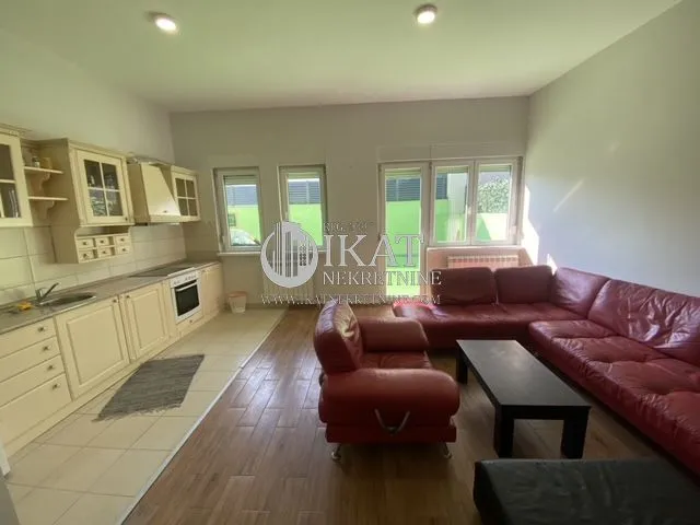 Izdavanje, trosoban stan, 75m², Zemun Gornji Grad, Zemun Sve Podlokacije