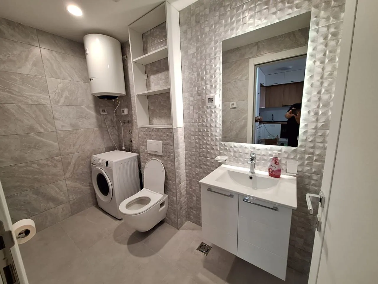 Izdavanje, jednosoban stan, 50m², Stari Aerodrom, Podgorica