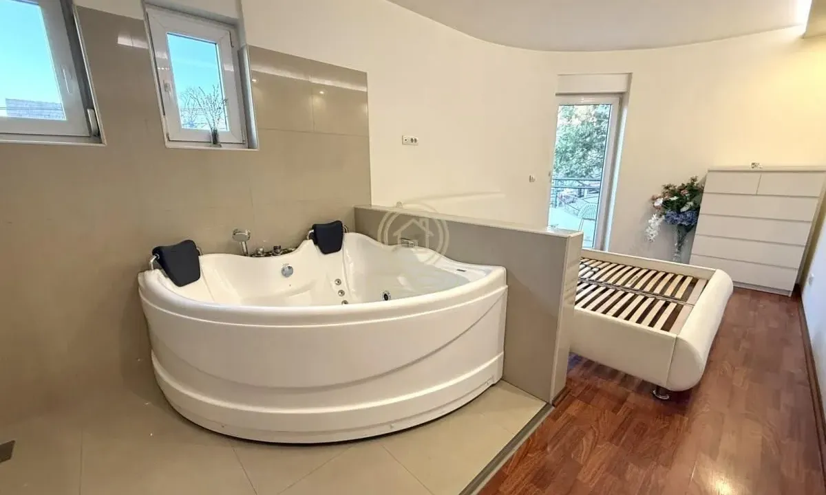 Izdavanje, dvosoban stan, 70m², Čukarica, Beograd