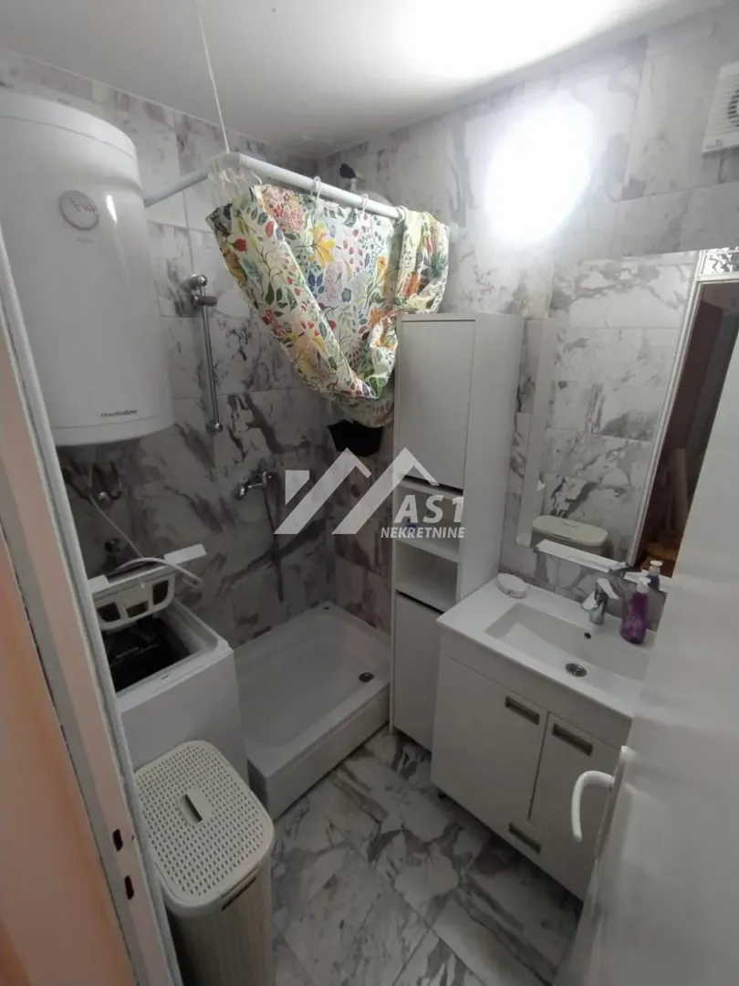 Izdavanje, dvosoban stan, 58m², Liman 2, Novi Sad Sve Podlokacije