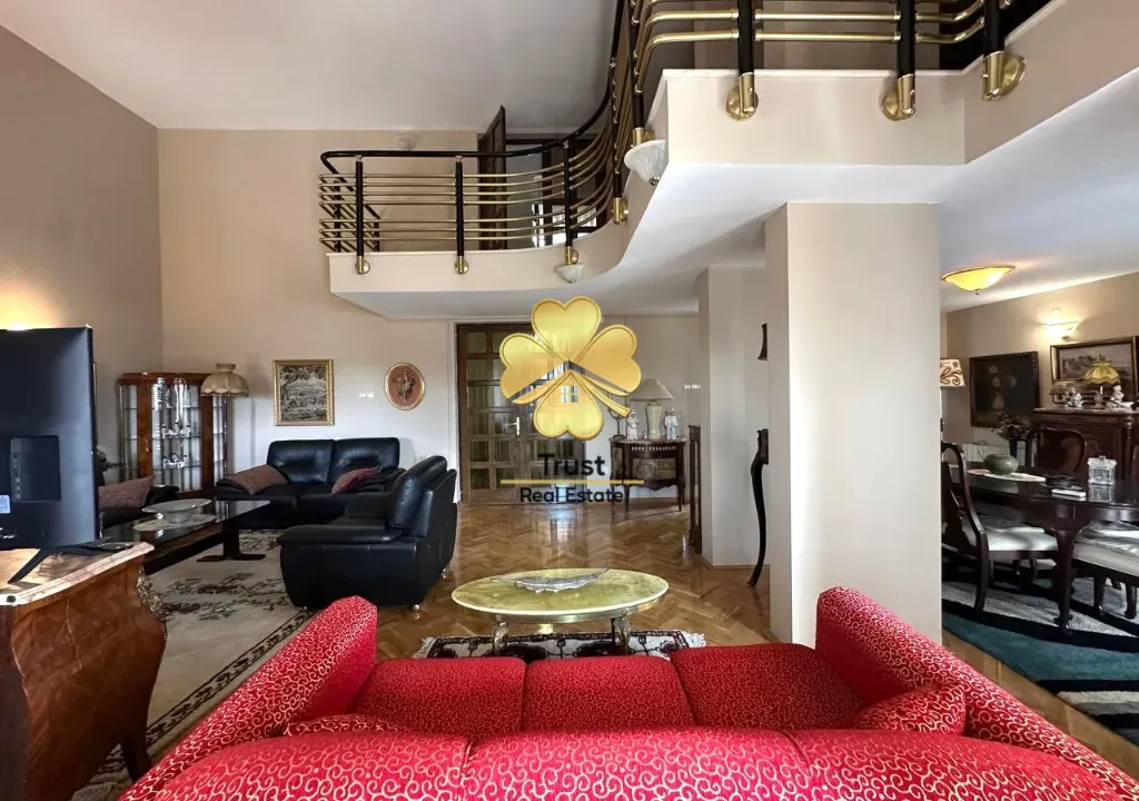 Izdavanje, stan, 280m², Gorica C, Podgorica