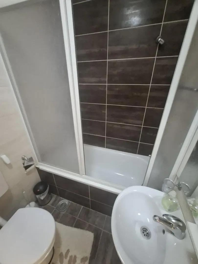 Izdavanje, dvosoban stan, 50m², Grbavica, Novi Sad Sve Podlokacije