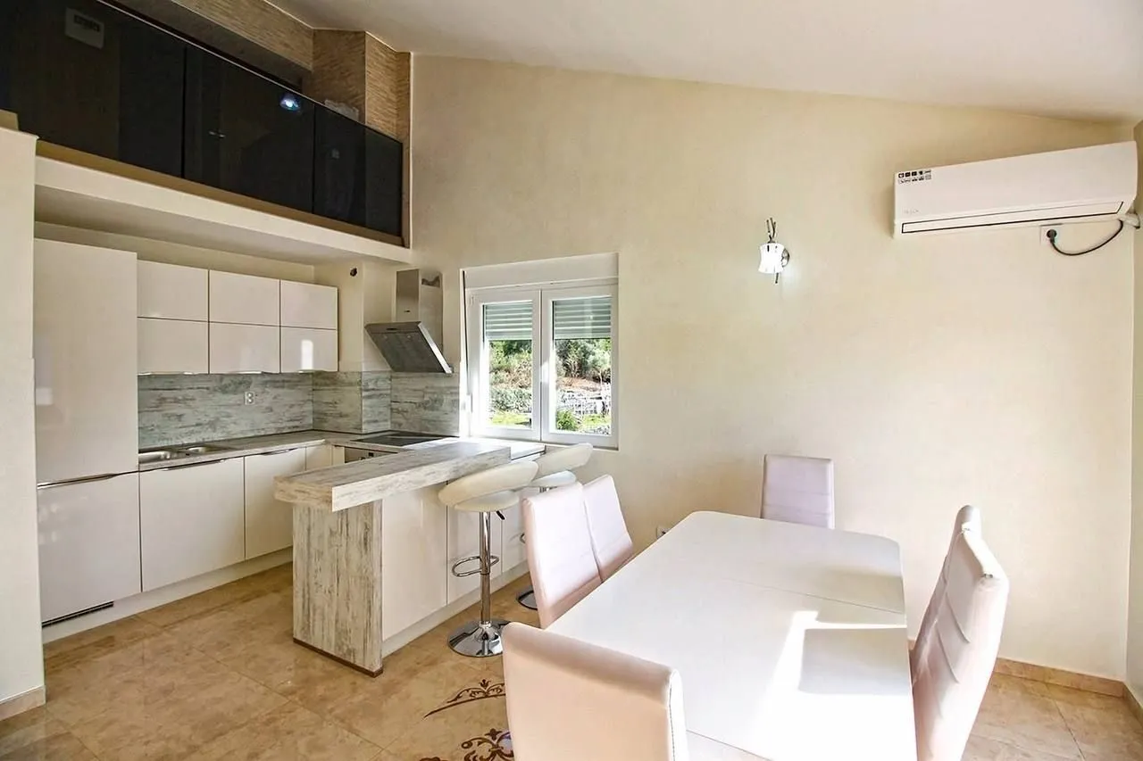 Prodaja, trosoban stan, 112m², Topla, Herceg Novi