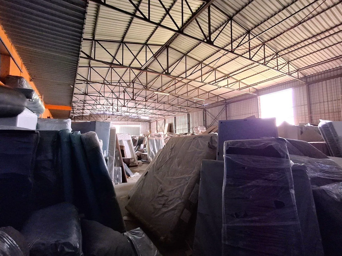 Rent, office space, 1100m², Tološi, Podgorica