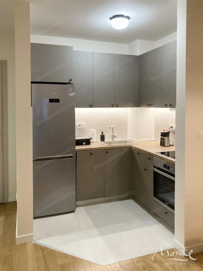 Prodaja, jednosoban stan, 40m², Central Point, Podgorica