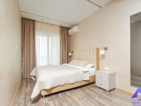 Rent, two bedroom apartment, 74m², Bečići, Budva - image 9