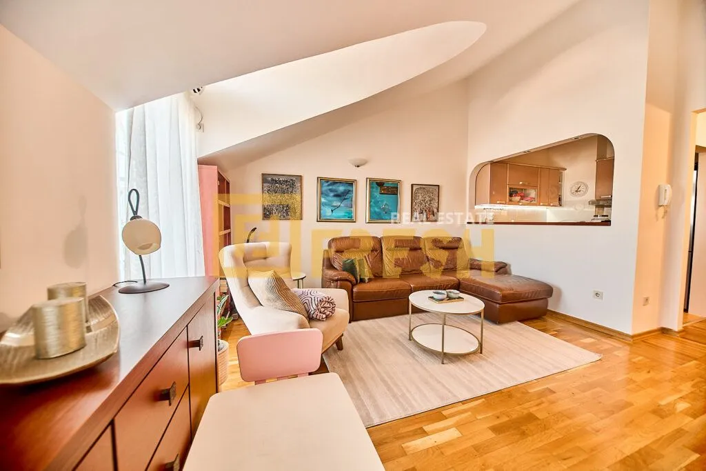 Prodaja, dvosoban stan, 64m², Stara Varoš, Podgorica