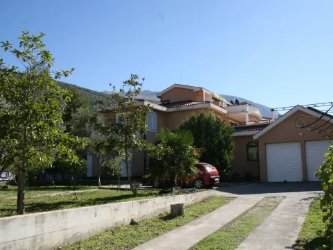 Sale, house, 450m², Kotor, Crna Gora - image 11