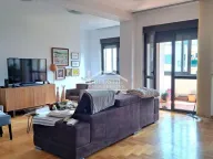 Izdavanje, četvorosoban stan, 204m², Đeram Pijaca, Beograd - image 1