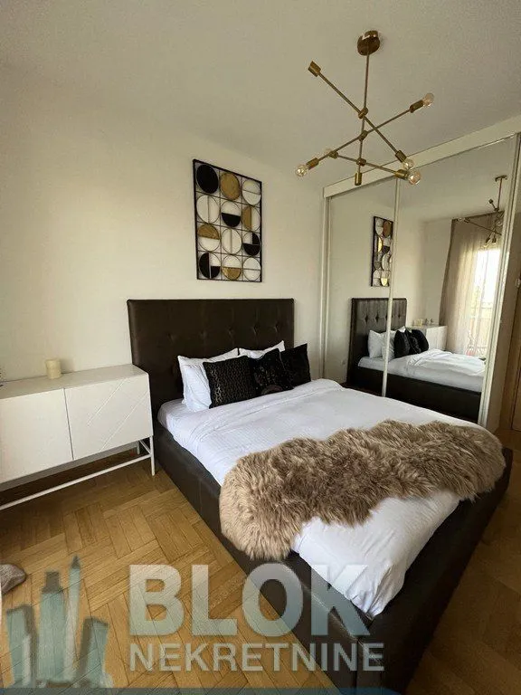 Izdavanje, dvosoban stan, 75m², Podgorica, Crna Gora