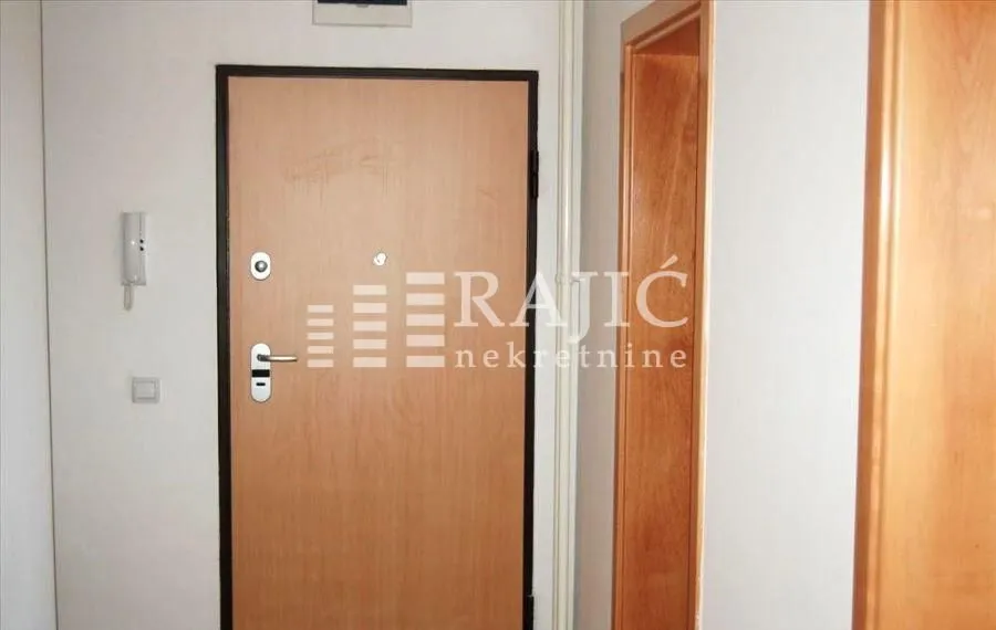 Izdavanje, trosoban stan, 92m², Novi Beograd Blok 29, Novi Beograd Sve Podlokacije