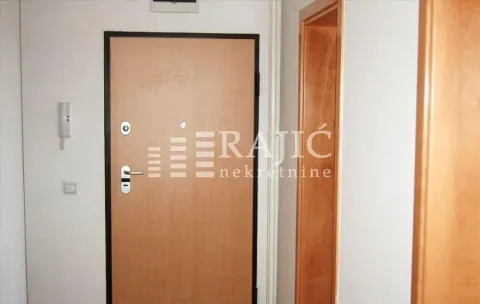 Izdavanje, trosoban stan, 92m², Novi Beograd Blok 29, Novi Beograd Sve Podlokacije - image 6