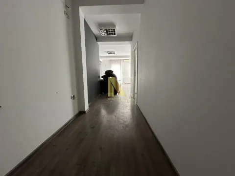 Izdavanje, poslovni prostor, 900m², Veternik, Novi Sad Sve Podlokacije - image 12