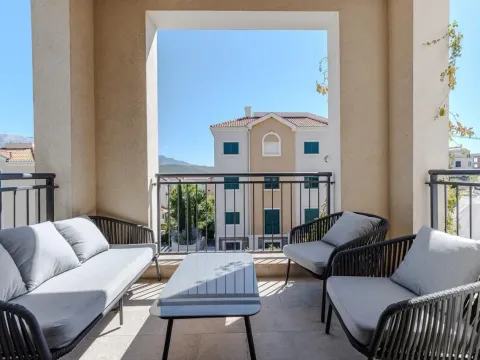 Prodaja, jednosoban stan, 50m², Luštica Bay, Tivat - image 1