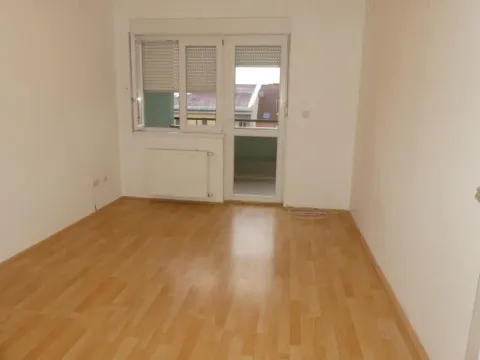 Prodaja, trosoban stan, 79m², Centar, Jagodina - image 6