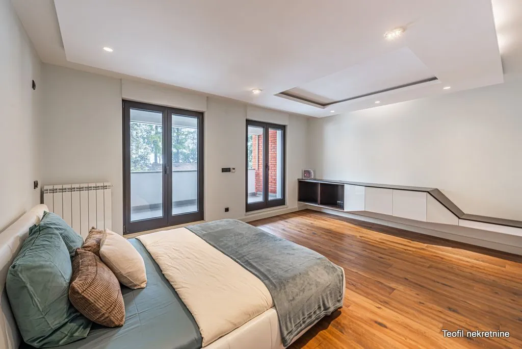 Sale, house, 305m², Čukarica, Beograd