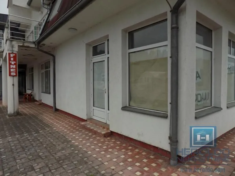 Sale, office space, 300m², Moravski park, Ćuprija