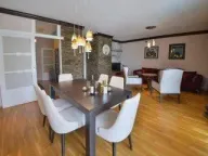 Izdavanje, dvosoban stan, 86m², Dobrota, Kotor - image 5