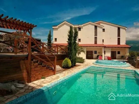 Sale, house, 150m², Lješevići, Kotor