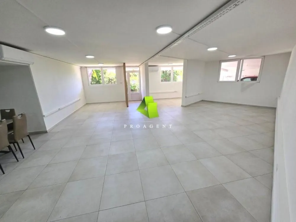 Rent, office space, 110m², Medijana, Niš