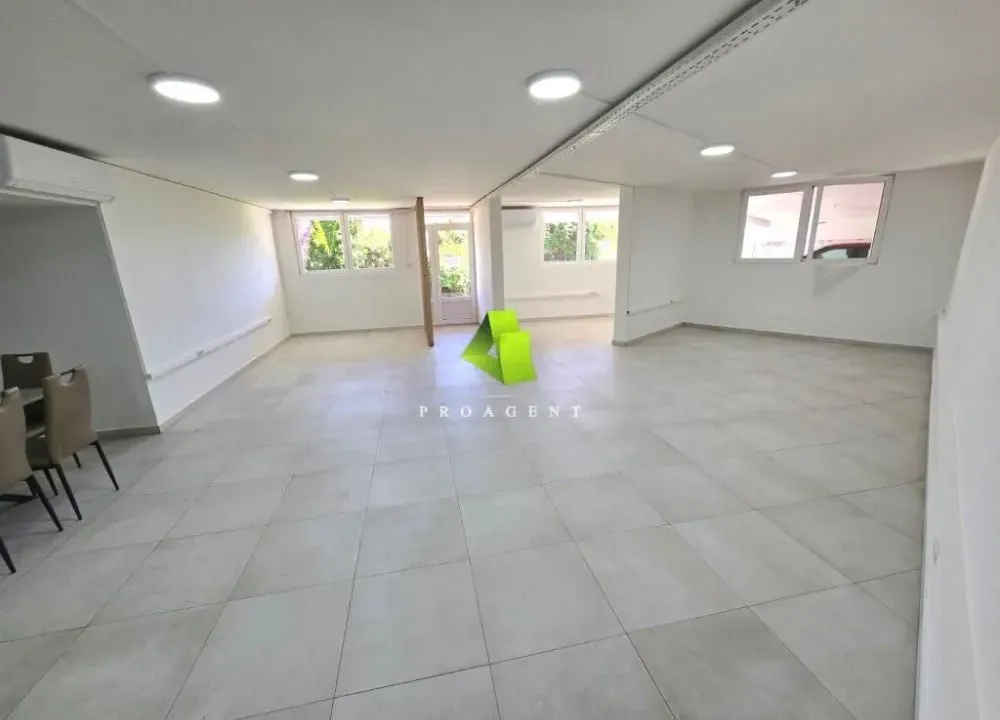 Rent, office space, 110m², Medijana, Niš
