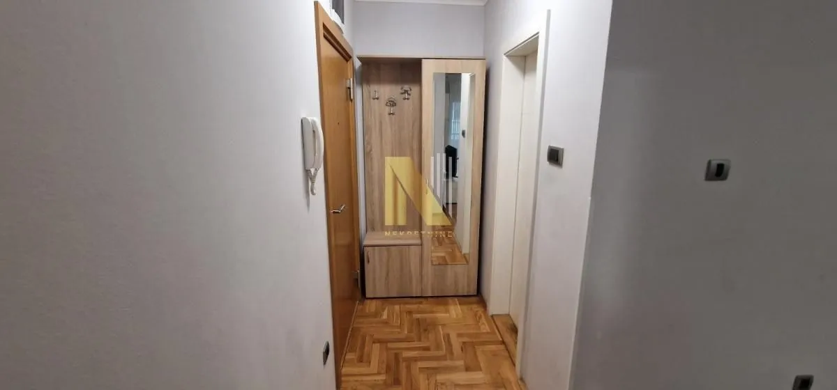 Izdavanje, dvosoban stan, 41m², Grbavica, Novi Sad Sve Podlokacije