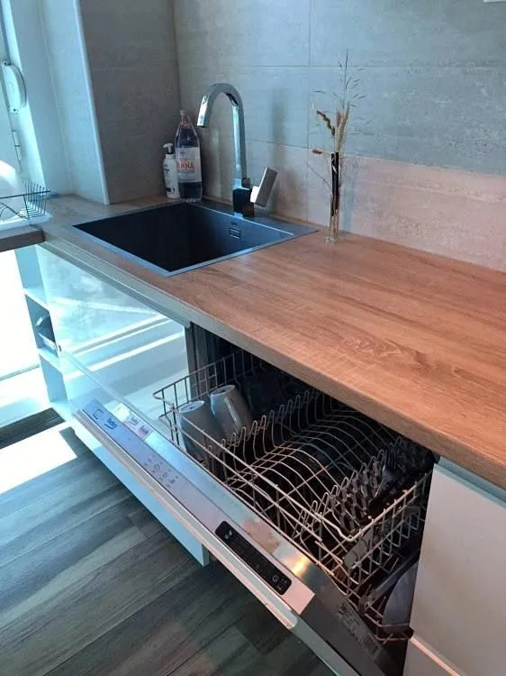 Rent, two bedroom apartment, 83m², Bečići, Budva