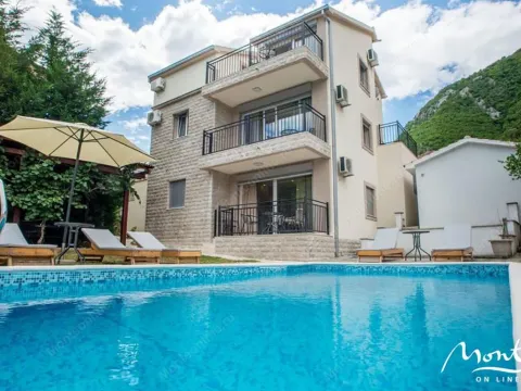 Prodaja, kuća, 350m², Stoliv, Kotor