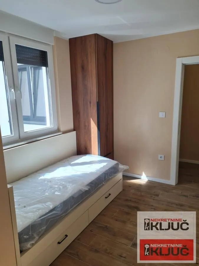 Izdavanje, trosoban stan, 80m², Veternik, Novi Sad Sve Podlokacije