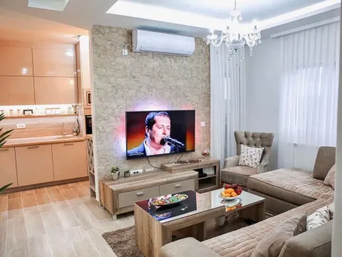 Prodaja, jednosoban stan, 42m², Centar, Žabljak - image 6