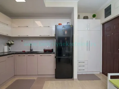 Izdavanje, trosoban stan, 70m², Čubura, Beograd - image 13