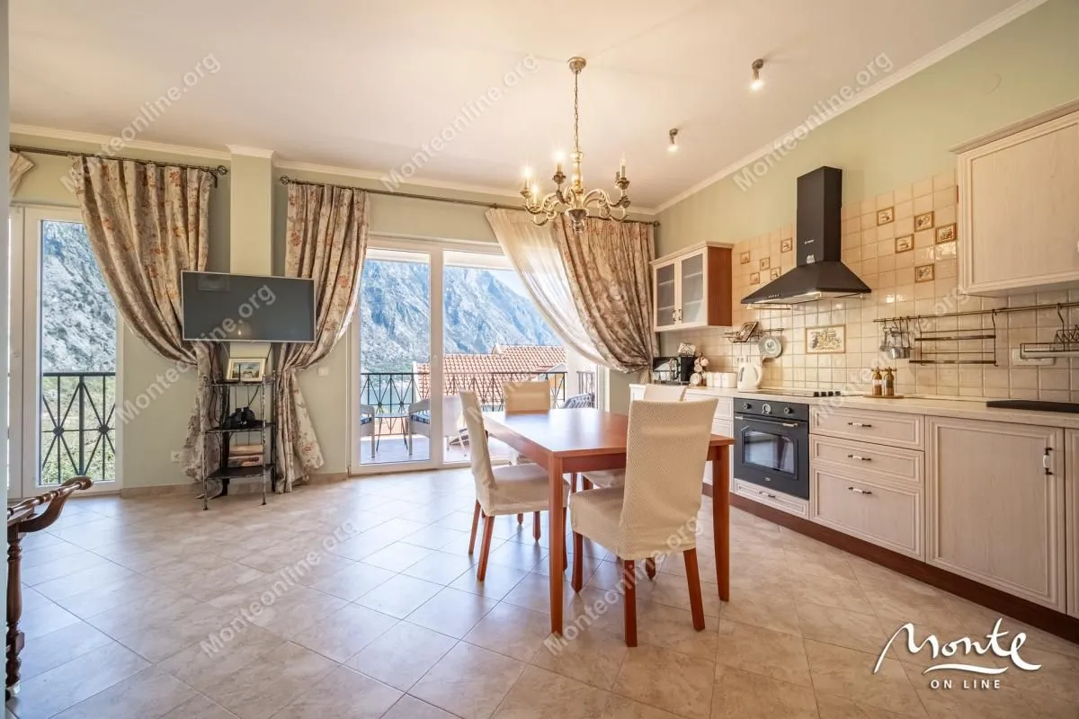 Prodaja, jednosoban stan, 63m², Orahovac, Kotor