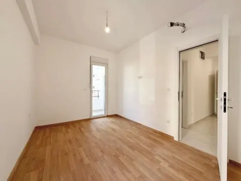 Sale, two bedroom apartment, 73m², Podgorica, Crna Gora - image 5