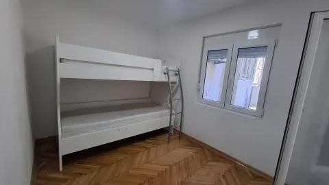 Prodaja, dvosoban stan, 60m², Centar, Bar - image 5