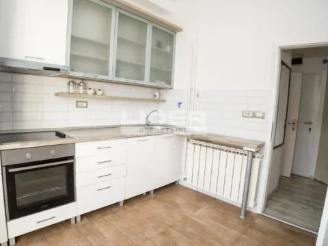 Izdavanje, dvosoban stan, 52m², Vračar Centar, Vračar Sve Podlokacije - image 11