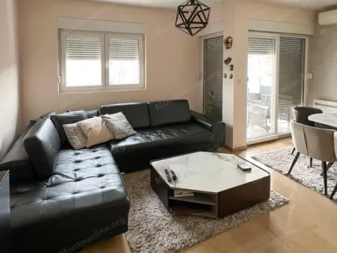 Prodaja, jednosoban stan, 53m², City Kvart, Podgorica - image 2