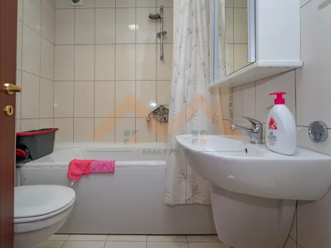 Izdavanje, jednosoban stan, 53m², City Kvart, Podgorica - image 8